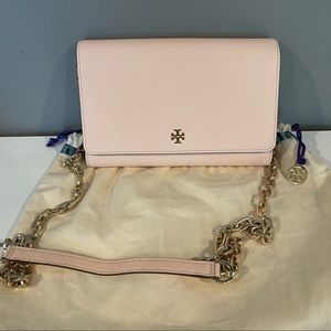 Tory Burch Robinson Chain Wallet (Pale Apricot/Pink)